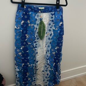 FARMRIO NWT, blue floral skirt size Medium